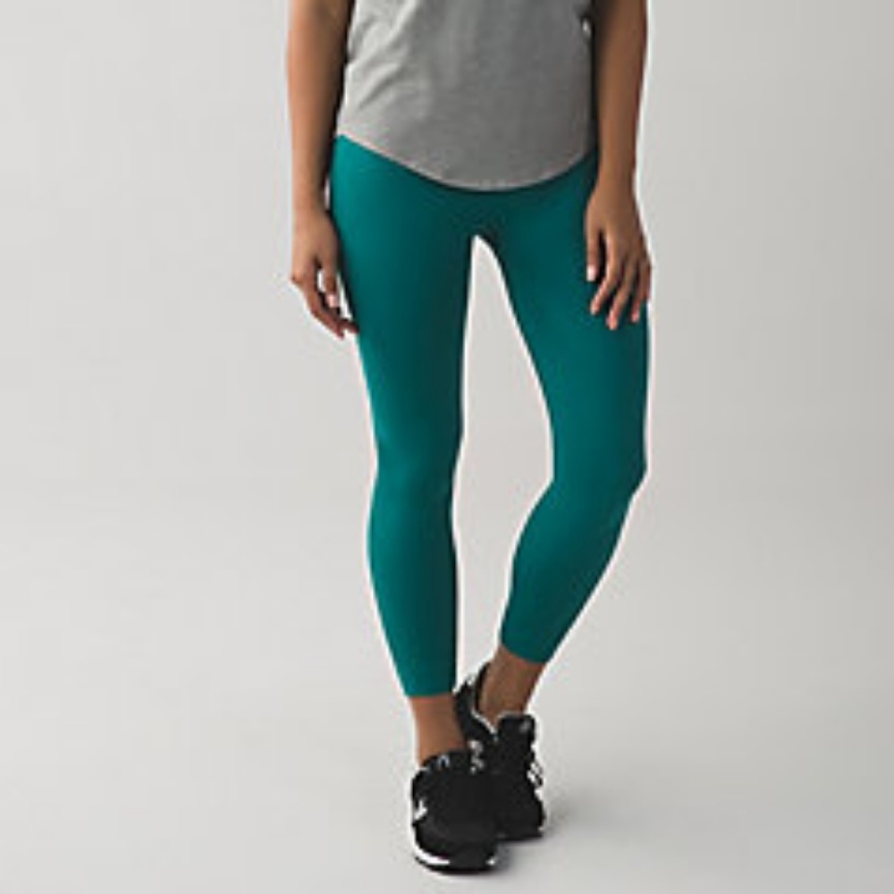 Lululemon Zone In Crop